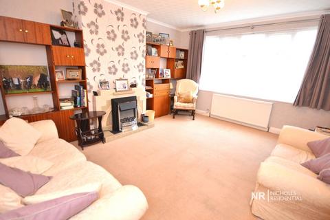 24 Oaks Avenue, Worcester Park, KT4 8XD