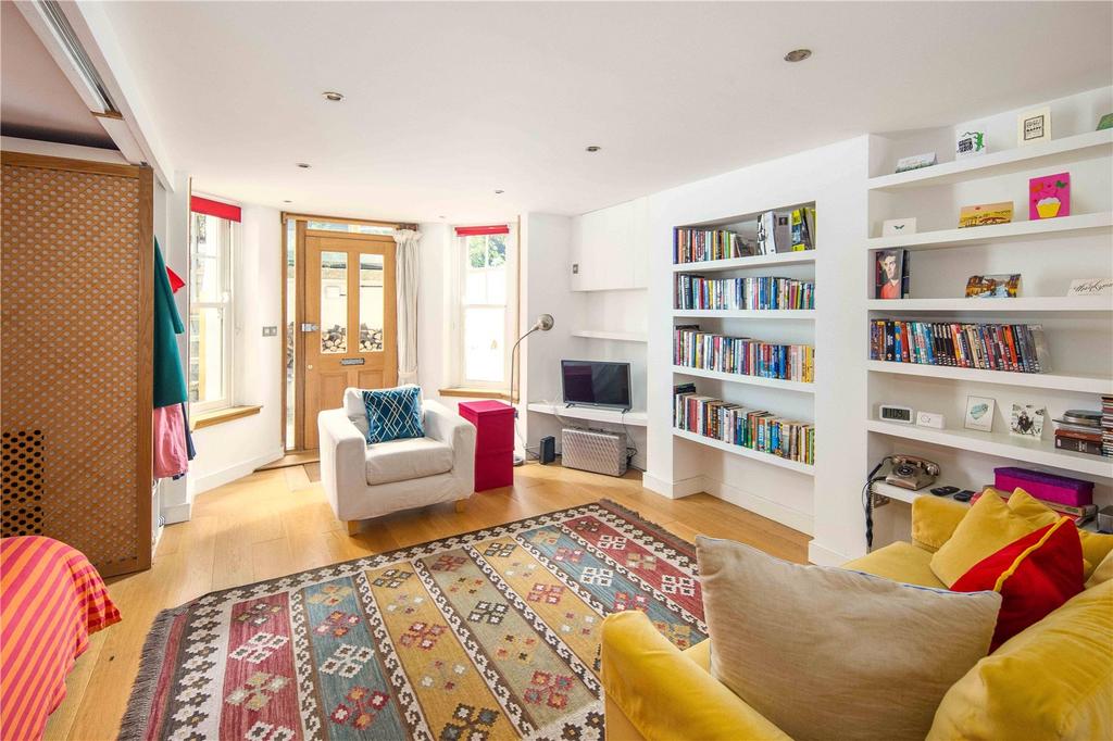 Living/Bedroom Area