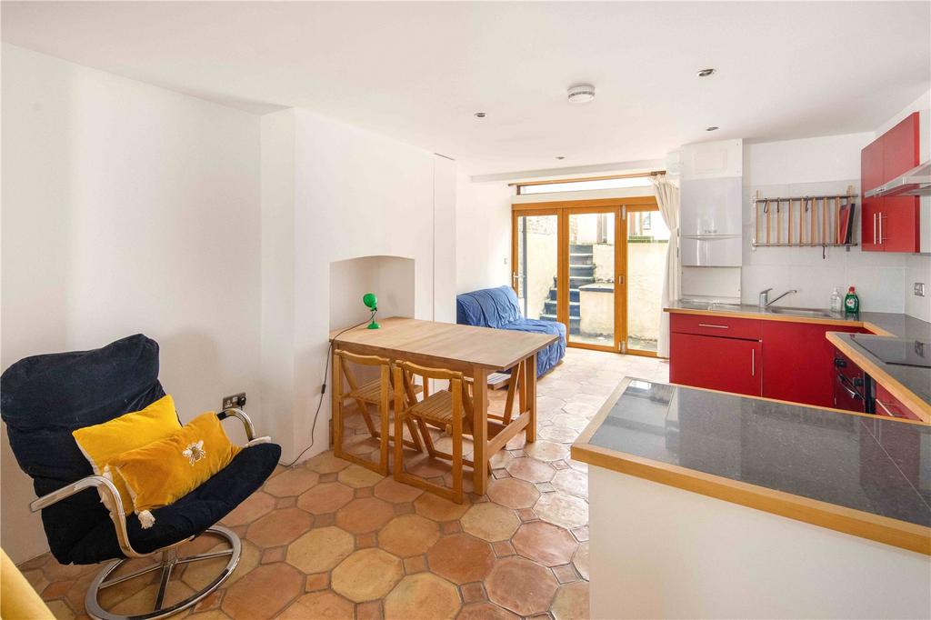 Kitchen/Dining Area