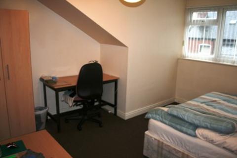 6 bedroom terraced house to rent, 9 Beamsley Terrace, Hyde Park, Leeds LS6