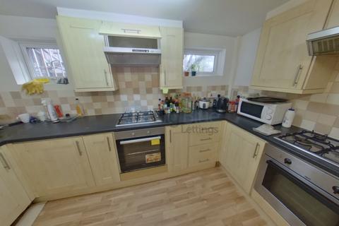 6 bedroom property to rent, 38 Hartley Avenue, Woodhouse, Leeds LS6