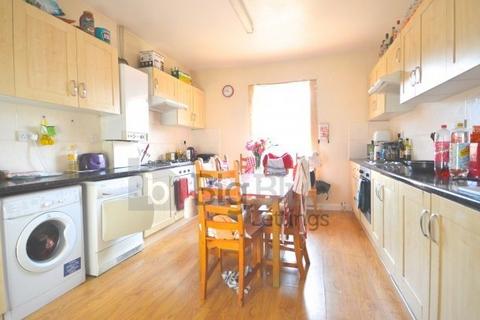 9 bedroom terraced house to rent, 64 Cardigan Road, Headingley, Leeds LS6