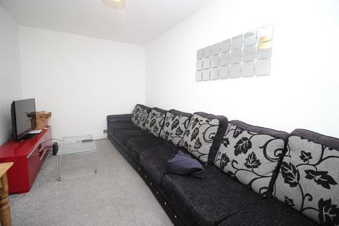 5 bedroom property to rent, 2 Park View Grove, Burley, Leeds LS4