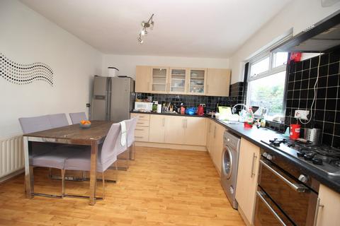5 bedroom property to rent, 2 Park View Grove, Burley, Leeds LS4