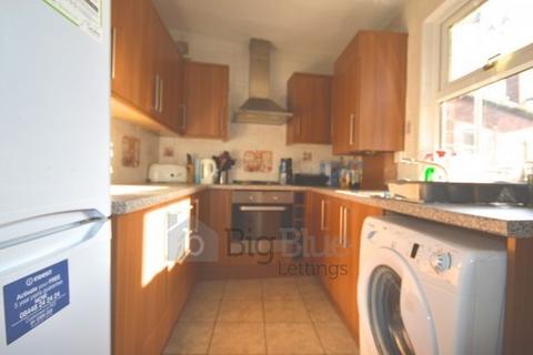 5 bedroom terraced house to rent, 1 Hanover Square, Hyde Park, Leeds LS3