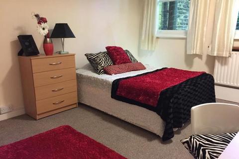 11 bedroom detached house to rent, Grosvenor Road, Headingley, Leeds LS6
