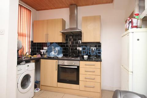 3 bedroom terraced house to rent, 8 Graham Avenue, Burley, Leeds LS4