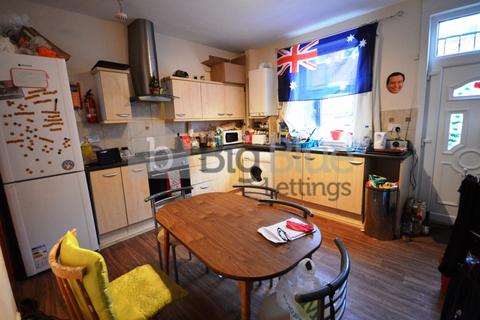 3 bedroom property to rent, 24 Spring Grove Walk, Hyde Park, Leeds LS6