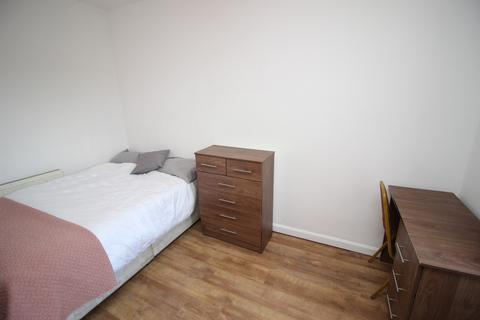 3 bedroom flat to rent, 55a Brudenell Grove, Hyde Park, Leeds LS6