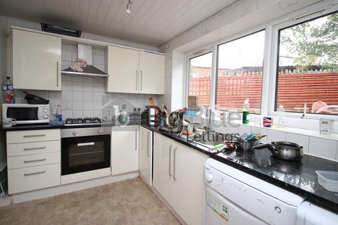 6 bedroom terraced house to rent, 3 Mayville Road, Hyde Park, Leeds LS6