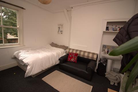 10 bedroom terraced house to rent, Regent Park Avenue, Leeds LS6