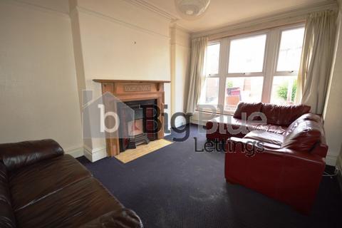 7 bedroom terraced house to rent, 21 Richmond Avenue, Hyde Park, Leeds LS6