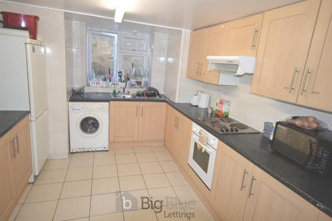 7 bedroom terraced house to rent, 37 Chestnut Avenue, Hyde Park, Leeds LS6