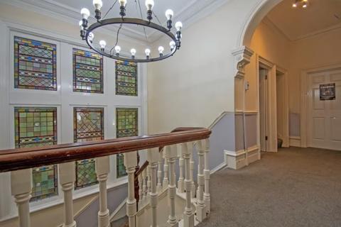 12 bedroom detached house to rent, Grosvenor Road, leeds LS6