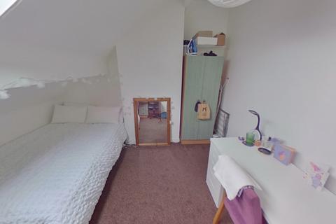 4 bedroom terraced house to rent - 12 Ashville Terrace, Hyde Park, Leeds LS6