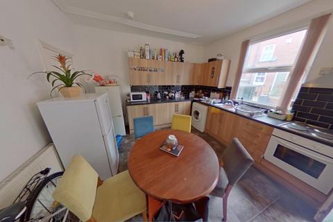 4 bedroom terraced house to rent, 12 Ashville Terrace, Hyde Park, Leeds LS6