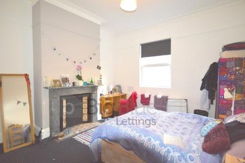 8 bedroom terraced house to rent, 20 Hyde Park Terrace, Hyde Park, Leeds LS6