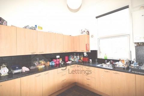 8 bedroom terraced house to rent, 20 Hyde Park Terrace, Hyde Park, Leeds LS6