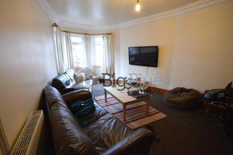 5 bedroom terraced house to rent, 34A Manor Drive, Hyde Park, Leeds LS6
