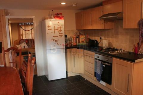 7 bedroom terraced house to rent, Brudenell Road, Hyde Park, Leeds LS6