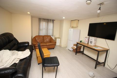 7 bedroom terraced house to rent, Brudenell Road, Hyde Park, Leeds LS6