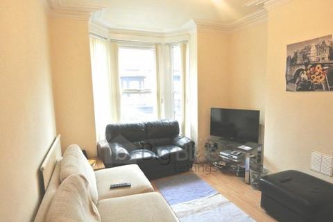 4 bedroom terraced house to rent, 6 Ashville Terrace, Hyde Park, Leeds LS6