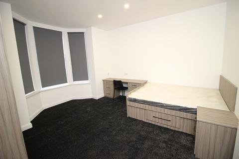 6 bedroom terraced house to rent, 11 Norwood Terrace, Hyde Park, Leeds LS6