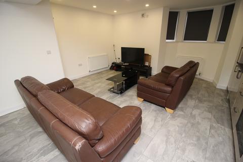 6 bedroom terraced house to rent, 11 Norwood Terrace, Hyde Park, Leeds LS6