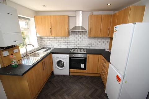 3 bedroom terraced house to rent, 1 Howden Place, Hyde Park, Leeds LS6