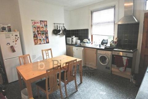 4 bedroom terraced house to rent, 16 Ashville Terrace, Hyde Park, Leeds LS6