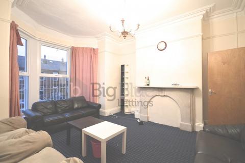 6 bedroom terraced house to rent, 9 Ebor Place, Hyde Park, Leeds LS6