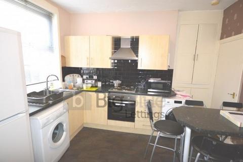 3 bedroom terraced house to rent, 39 Royal Park Road, Hyde Park, Leeds LS6