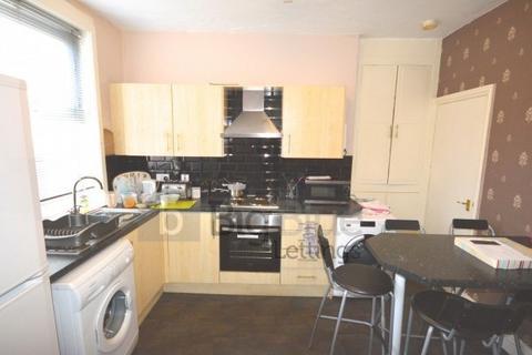 3 bedroom terraced house to rent, 39 Royal Park Road, Hyde Park, Leeds LS6