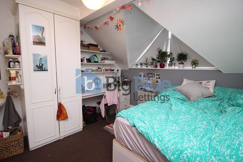 10 bedroom terraced house to rent, Ebberston Terrace, Hyde Park, Leeds LS6