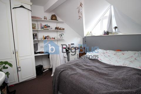 10 bedroom terraced house to rent, Ebberston Terrace, Hyde Park, Leeds LS6