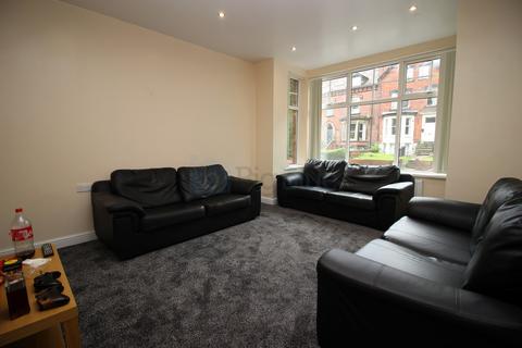 8 bedroom semi-detached villa to rent, 5 St Michaels Villas, Headingley, Leeds LS6