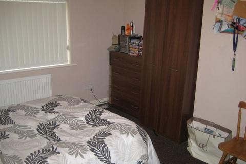 3 bedroom semi-detached house to rent, 27 Mayville Road, Hyde Park, Leeds LS6