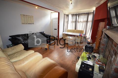 8 bedroom terraced house to rent, 52 Manor Drive, Hyde Park, Leeds LS6