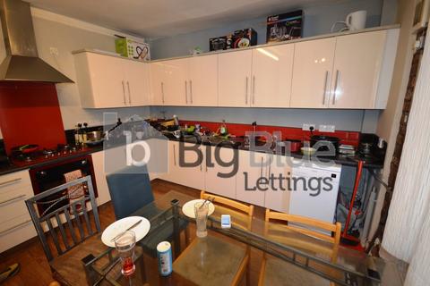 8 bedroom terraced house to rent, 52 Manor Drive, Hyde Park, Leeds LS6