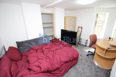 3 bedroom terraced house to rent, 163b Royal park Terrace, Hyde Park, Leeds LS6