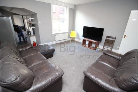 6 bedroom terraced house to rent, 22 Richmond Mount, Hyde Park, Leeds LS6