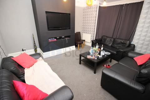 11 bedroom terraced house to rent, 15 Brudenell Road, Hyde Park, Leeds LS6