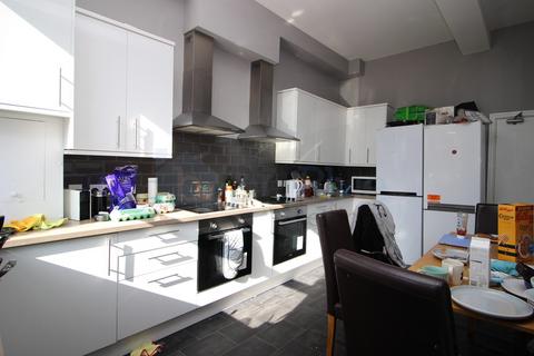 11 bedroom terraced house to rent, 15 Brudenell Road, Hyde Park, Leeds LS6