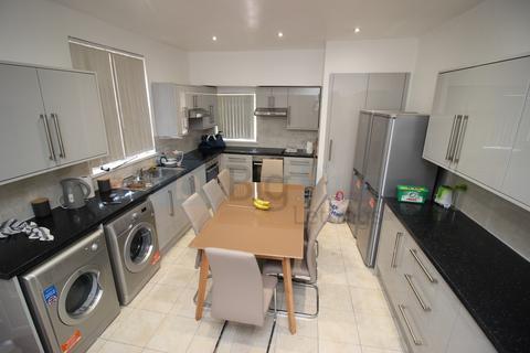 10 bedroom terraced house to rent, 16 Bainbrigge Road, Headingley, Leeds LS6