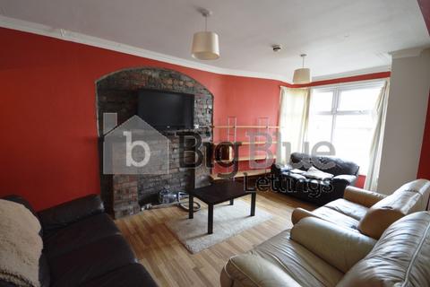 8 bedroom terraced house to rent, 43 Manor Drive, Hyde Park, Leeds LS6