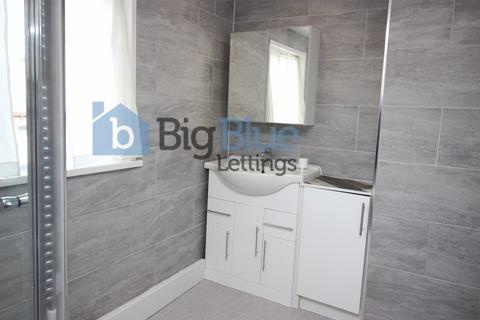 4 bedroom flat to rent, 165a Hyde Park Road, Hyde Park, Leeds LS6