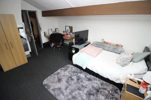 12 bedroom detached house to rent, Grosvenor Road, leeds LS6