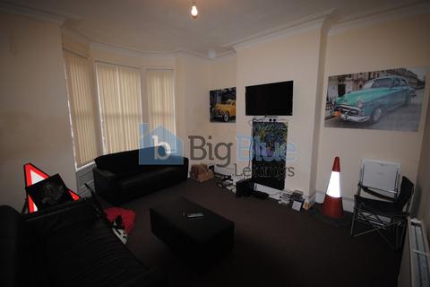 7 bedroom terraced house to rent, 26 Norwood Terrace, Hyde Park, Leeds LS6