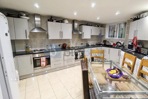 9 bedroom property to rent, 9 Regent Park Terrace, Hyde Park, Leeds LS6