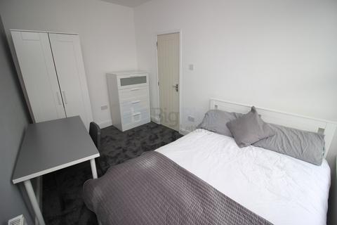2 bedroom terraced house to rent, 22 Kelsall Avenue, Hyde Park, Leeds LS6